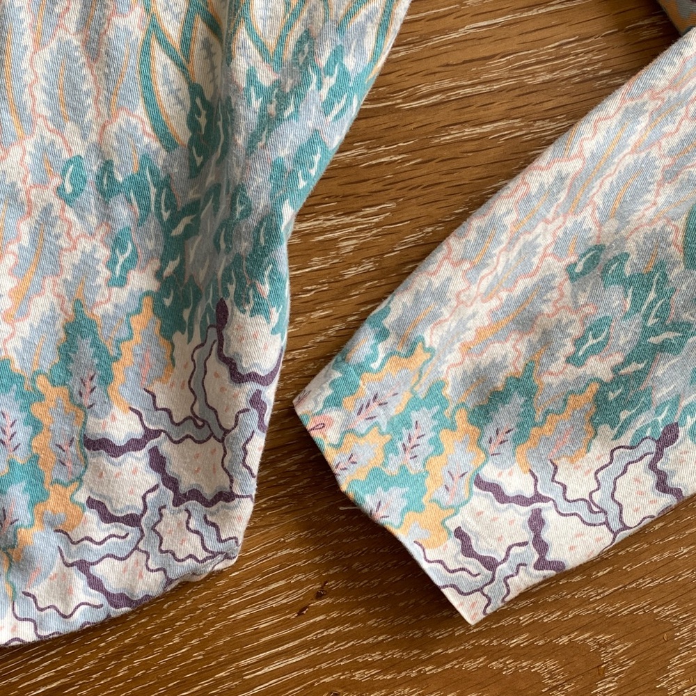 Abstract Patterned Button-Up Shirt - Picture 5 of 8